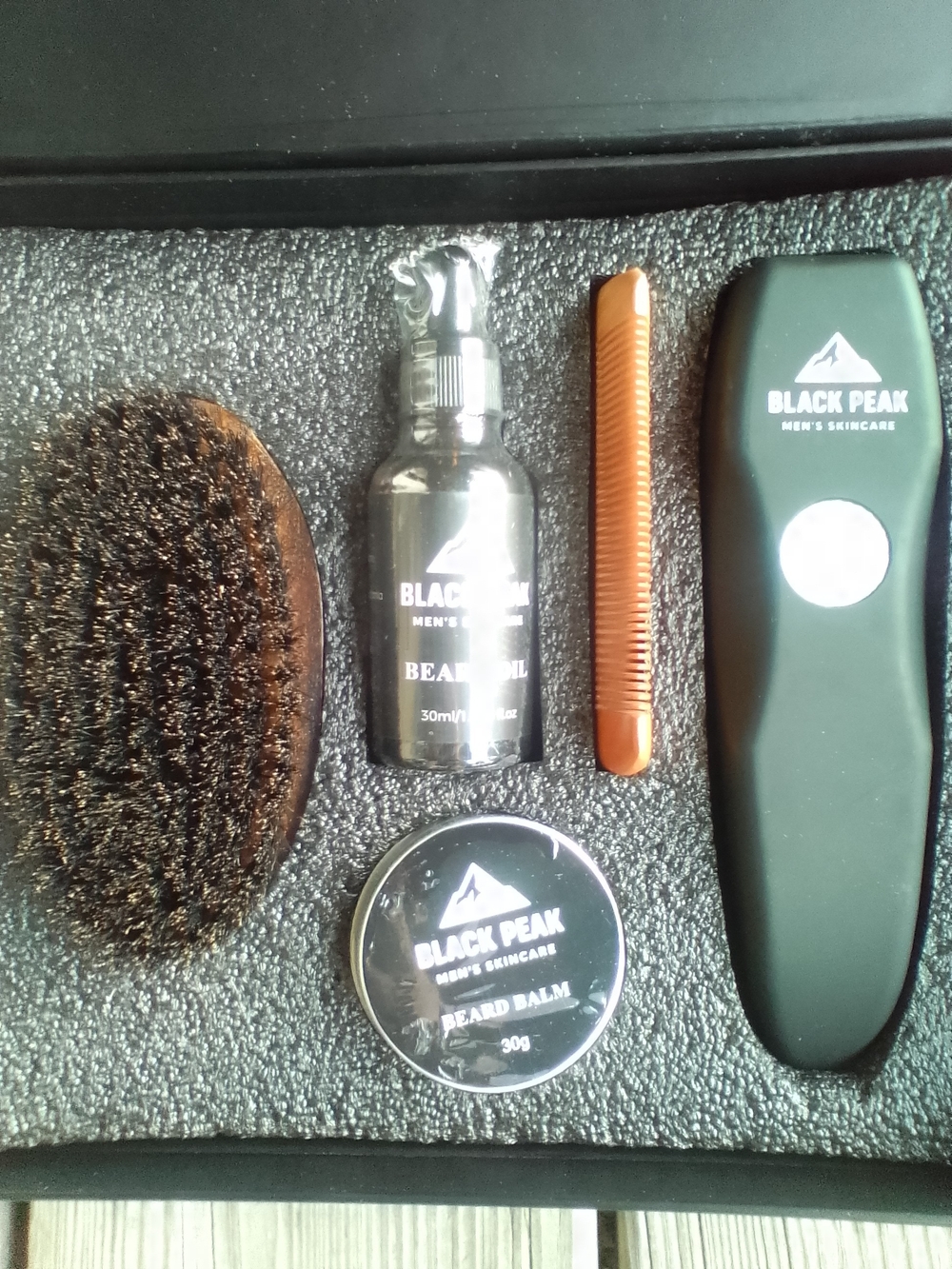 Beard Essentials Kit - Black - Picture 2 of 3
